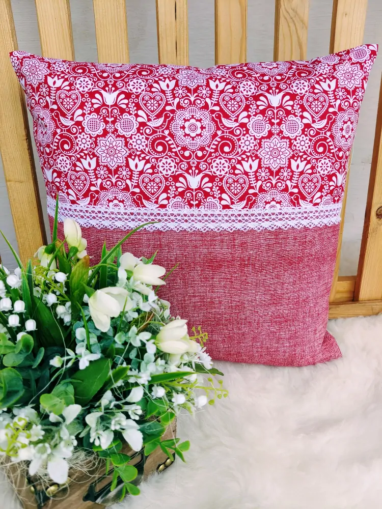 Povlak na polštář 40 x 40 cm – Folklórní vzor červený | Ruční výroba z bavlny