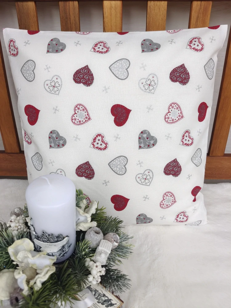 Povlak na polštář vánoční 40 x 40 cm – vánoční srdíčka a vločky
