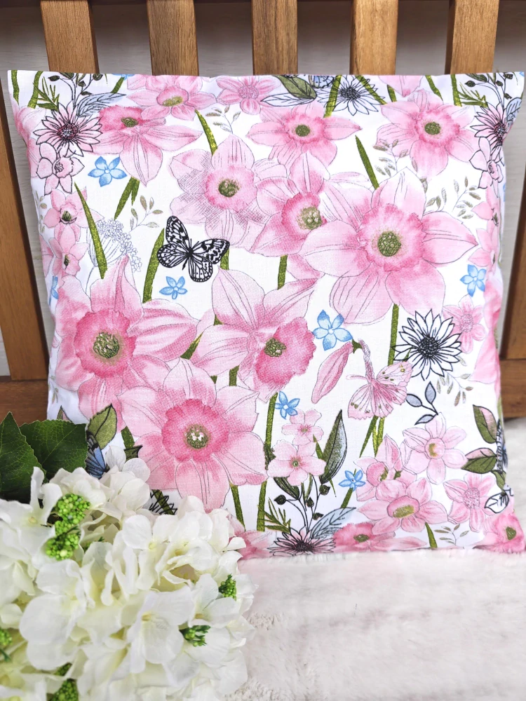 Povlak na polštář 40 x 40 cm – Růžové narcisky | Ruční výroba z bavlny