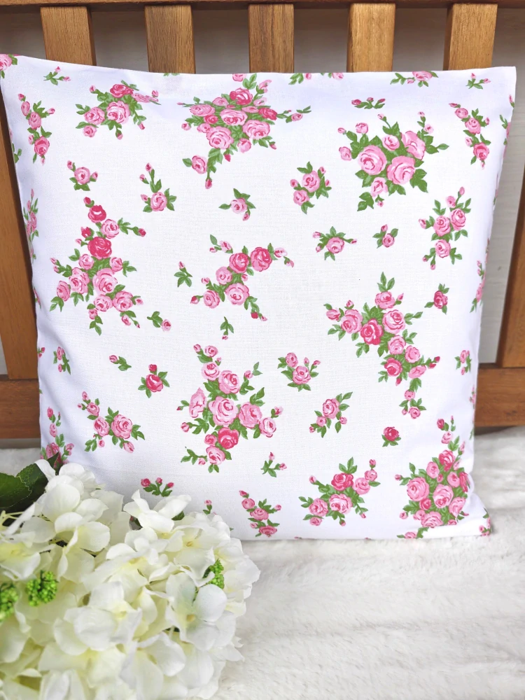 Povlak na polštář 40 x 40 cm – růžové růžičky v trsech | Ruční výroba