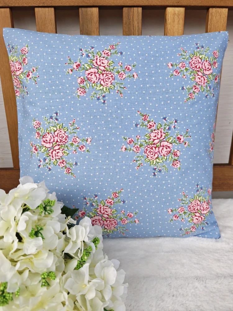 Povlak na polštář 40 x 40 cm – Růžičky na provensálsky modré | Ruční výroba z bavlny