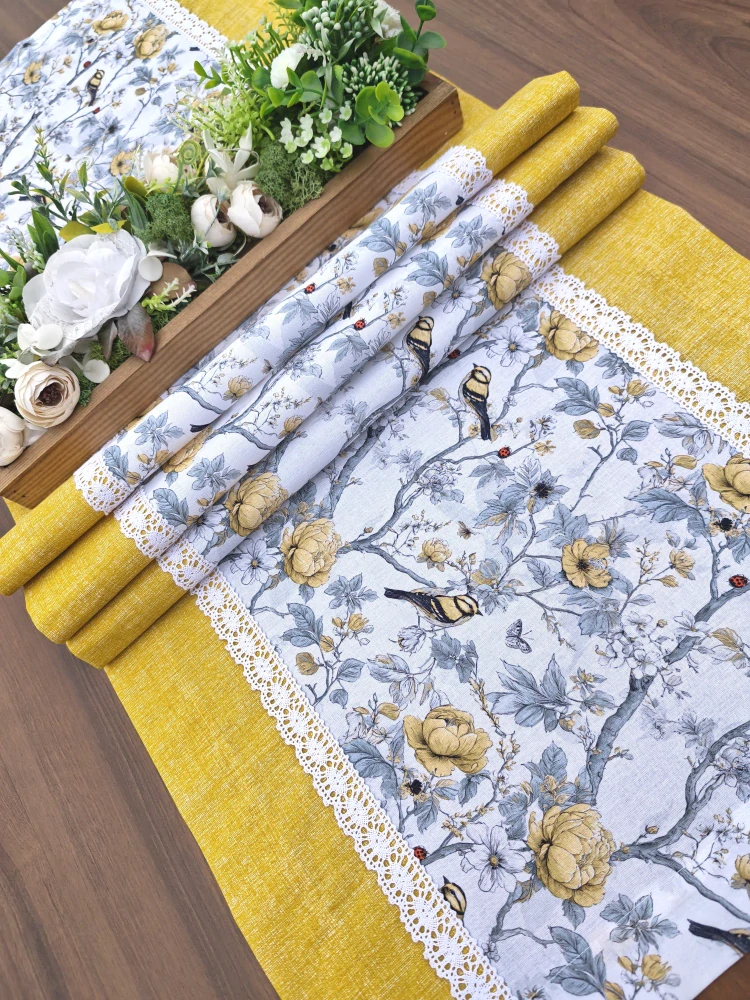 Běhoun - sýkorky a žluté růže v kombinaci s tmavě žlutou | 42 x 140 cm