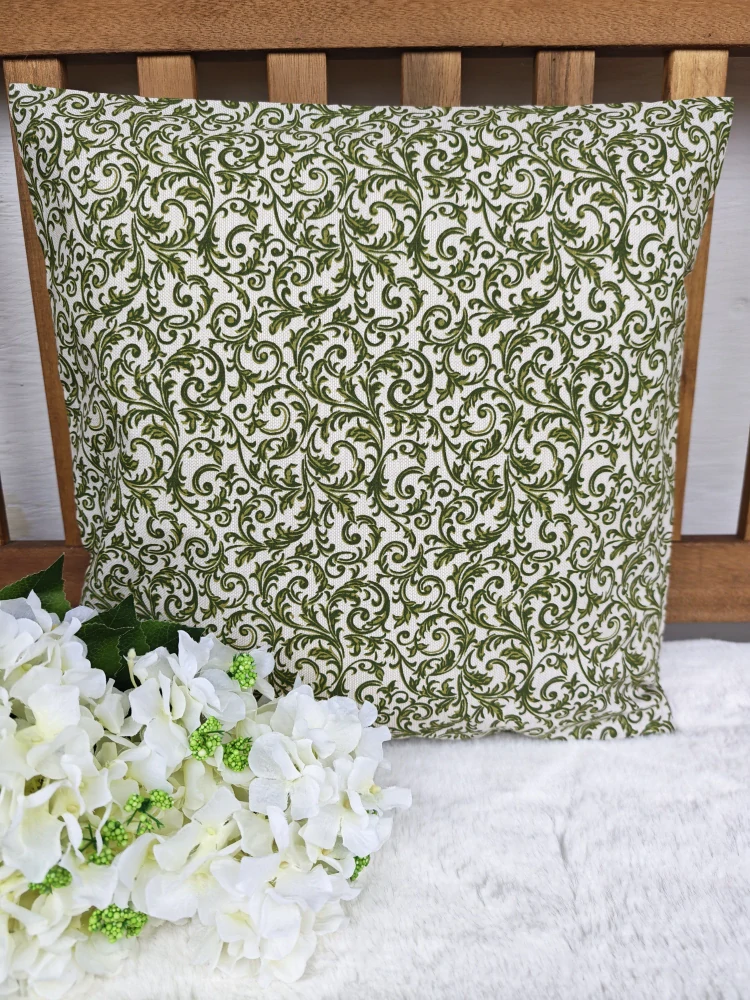 Povlak na polštář 40 x 40 cm – zelené ornamenty na režné | Ruční výroba z bavlny