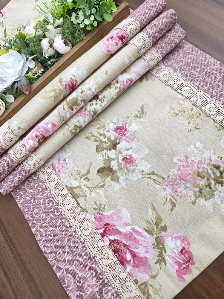 Běhoun - vintage zámecké růžičky s růžovými ornamenty