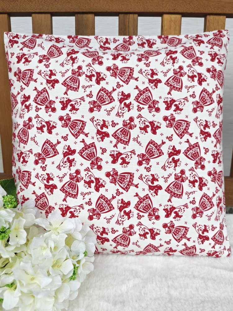 Povlak na polštář 40 x 40 cm – Červené selské panenky | Ruční výroba z bavlny