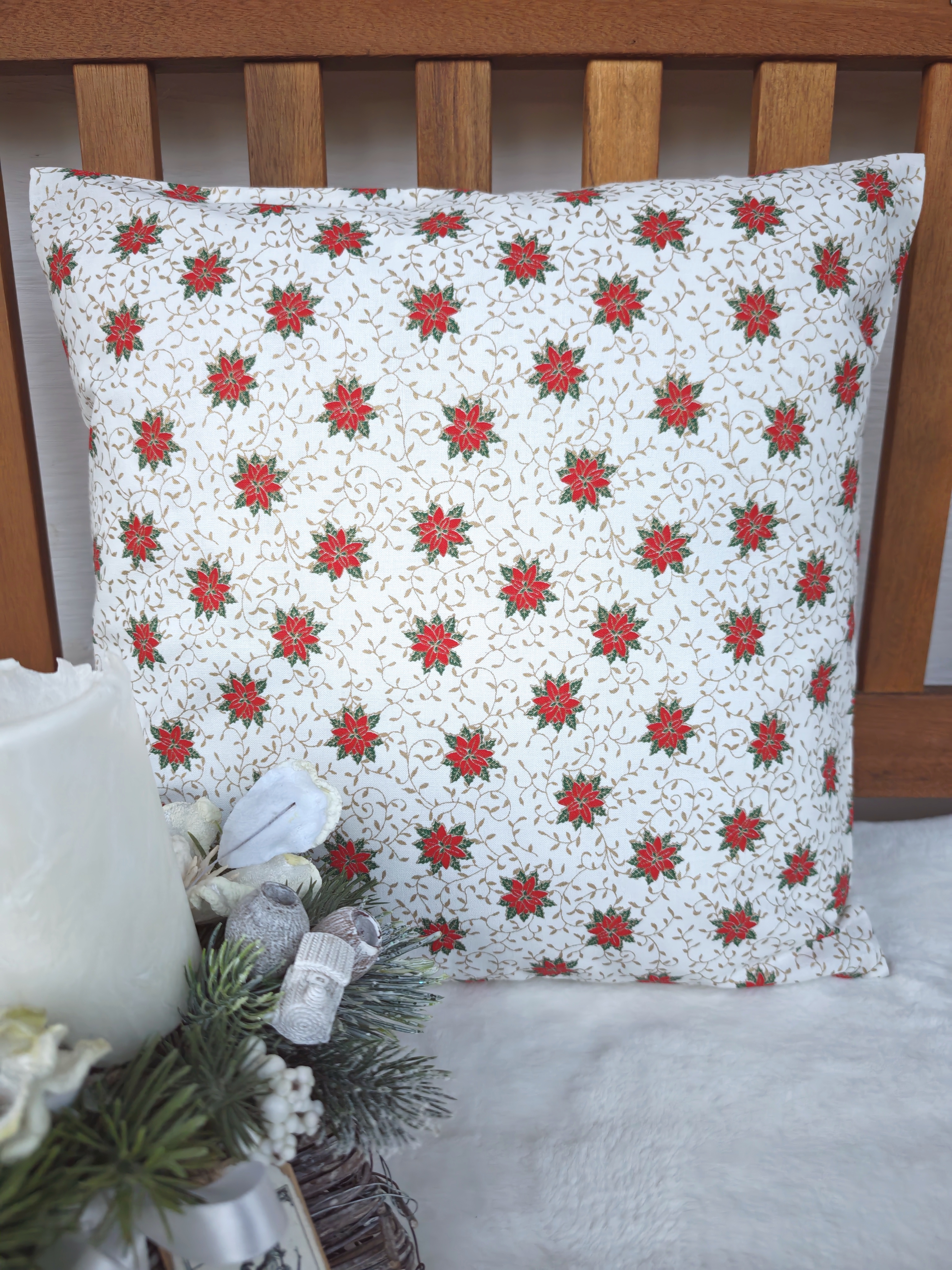 Povlak na polštář 40 x 40 cm – vánoční růže na smetanové