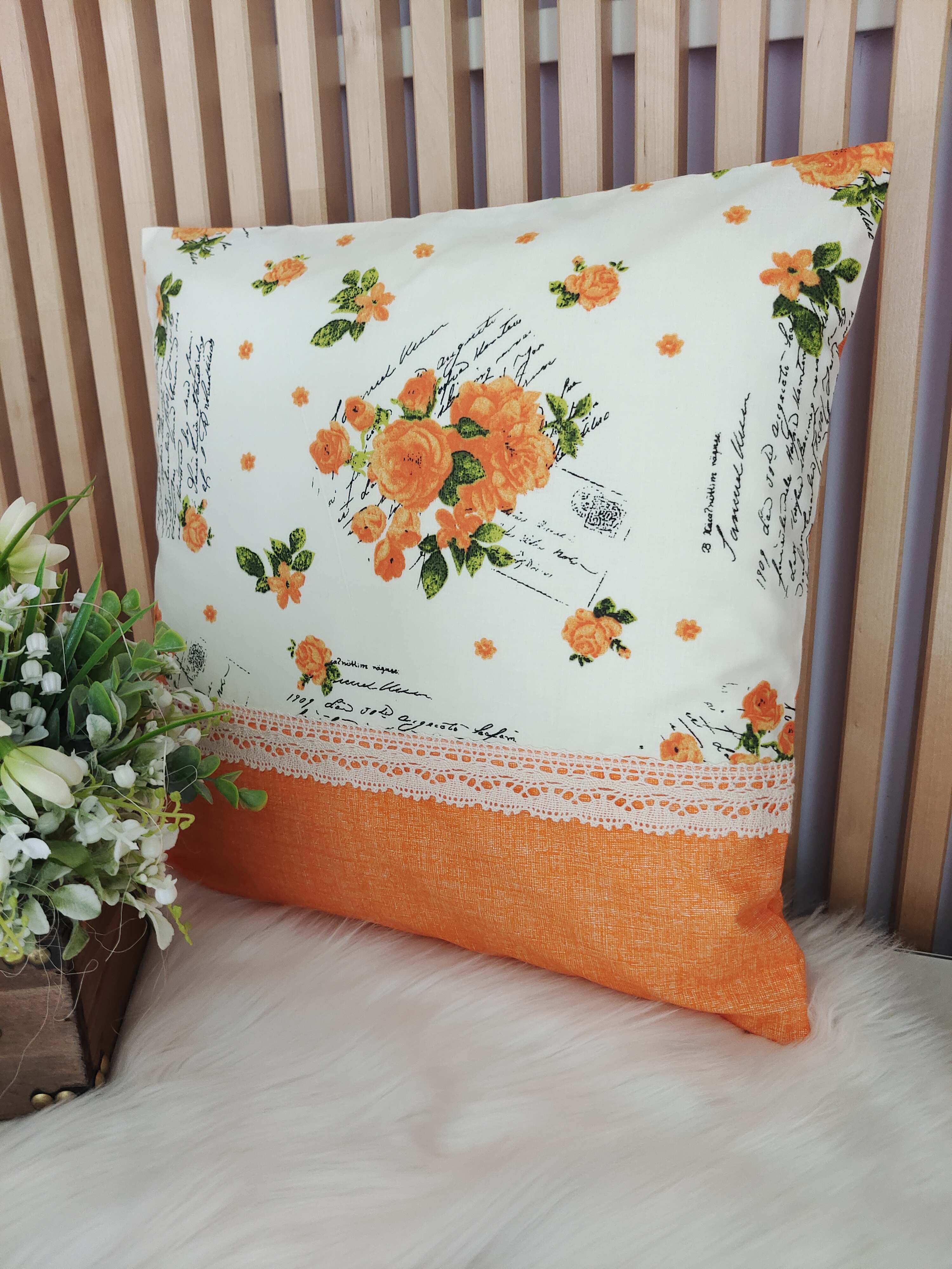 Povlak na polštář 40 x 40 cm – Růžičky v kombinaci s oranžovou | Ruční výroba z bavlny