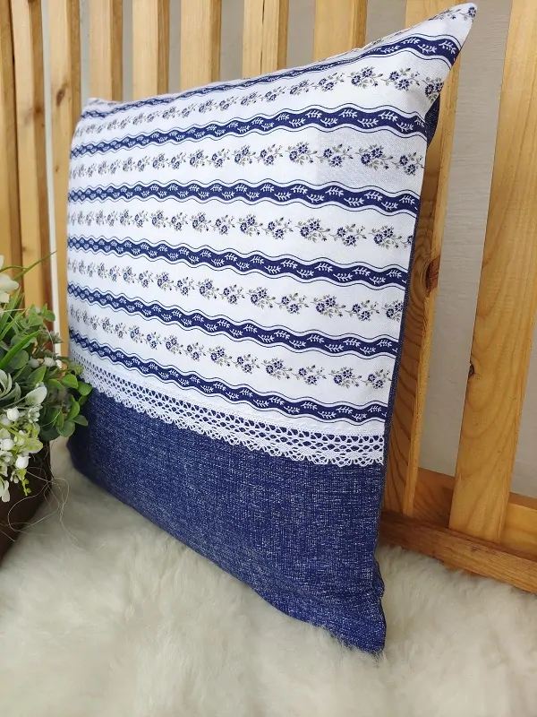 Povlak na polštář 40 x 40 cm – Květy v pruzích s modrou režnou | Ruční výroba z bavlny