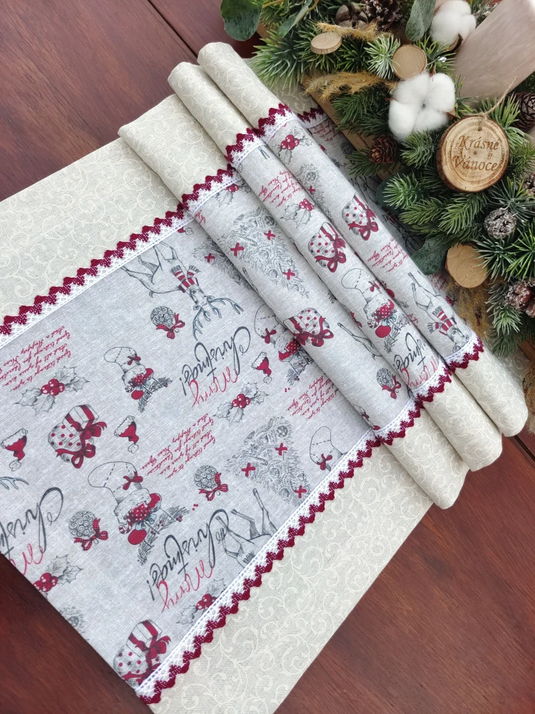 Běhoun vánoční - Merry Christmas v kombinaci s ornamenty na šedé a červenobílou krajkou