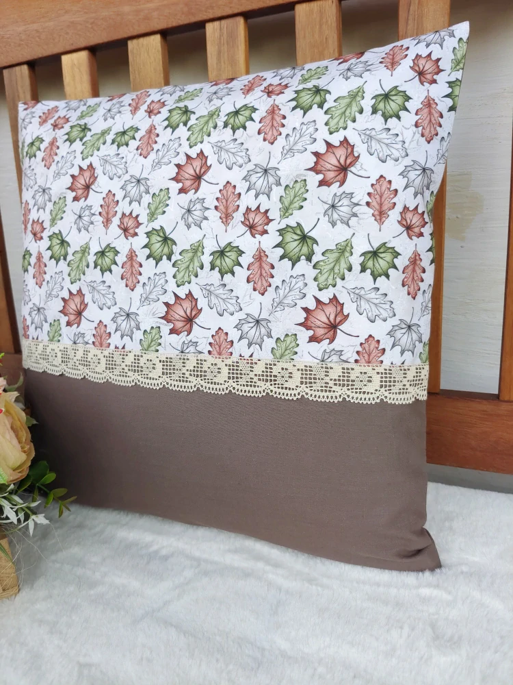Povlak na polštář 40 x 40 cm – Podzimní listí s hnědou | Ruční výroba z bavlny