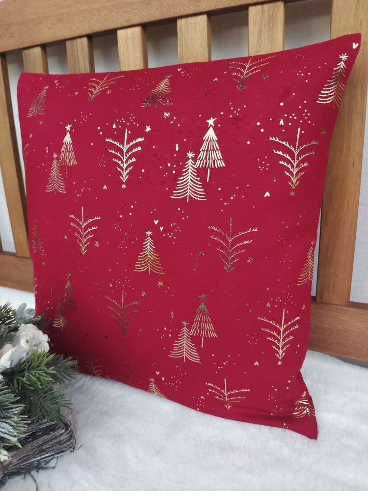 Vánoční povlak na polštář 40 x 40 cm – zlaté stromečky na vínovém kanafasu