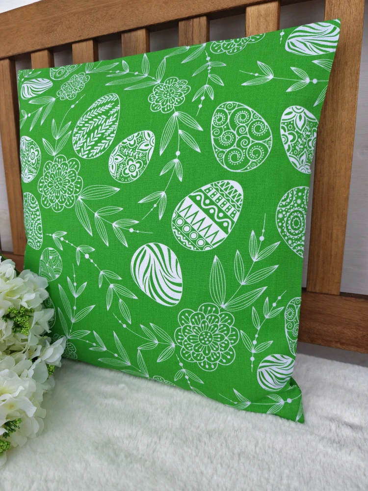 Povlak na polštář 40 x 40 cm – Bílá vajíčka na zelené | Ruční výroba z bavlny