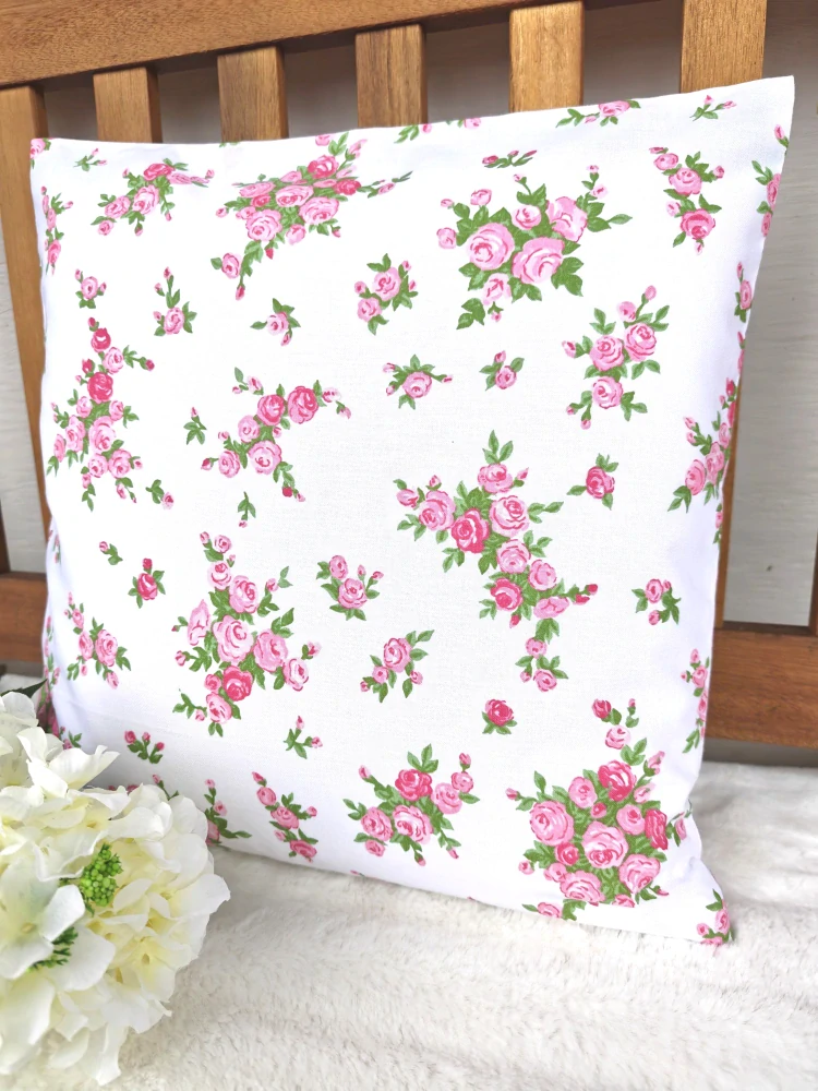Povlak na polštář 40 x 40 cm – růžové růžičky v trsech | Ruční výroba