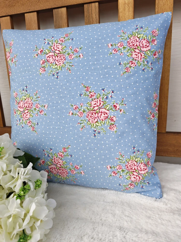 Povlak na polštář 40 x 40 cm – Růžičky na provensálsky modré | Ruční výroba z bavlny