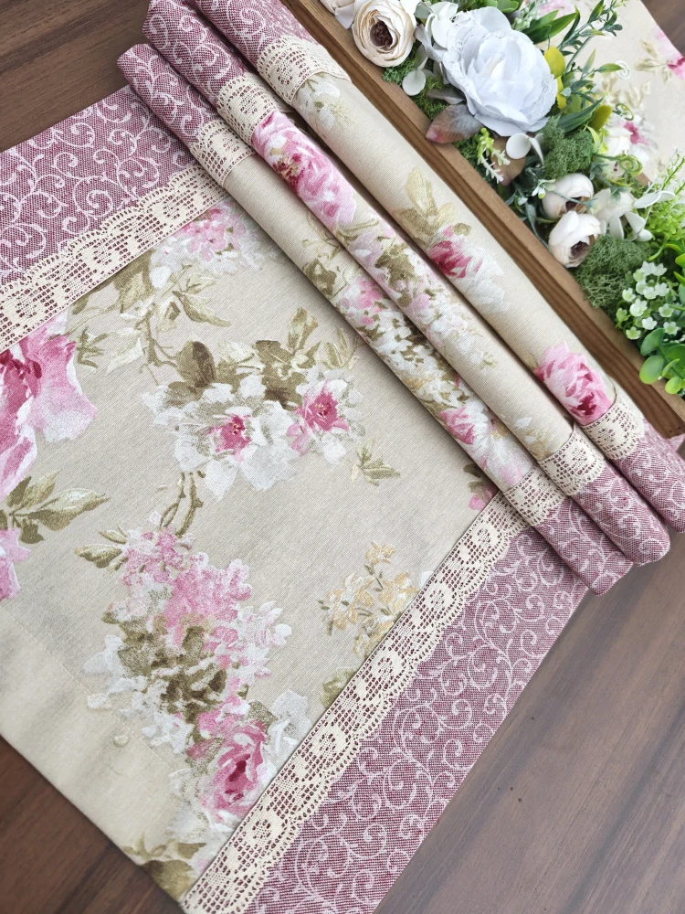 Běhoun - vintage zámecké růžičky s růžovými ornamenty