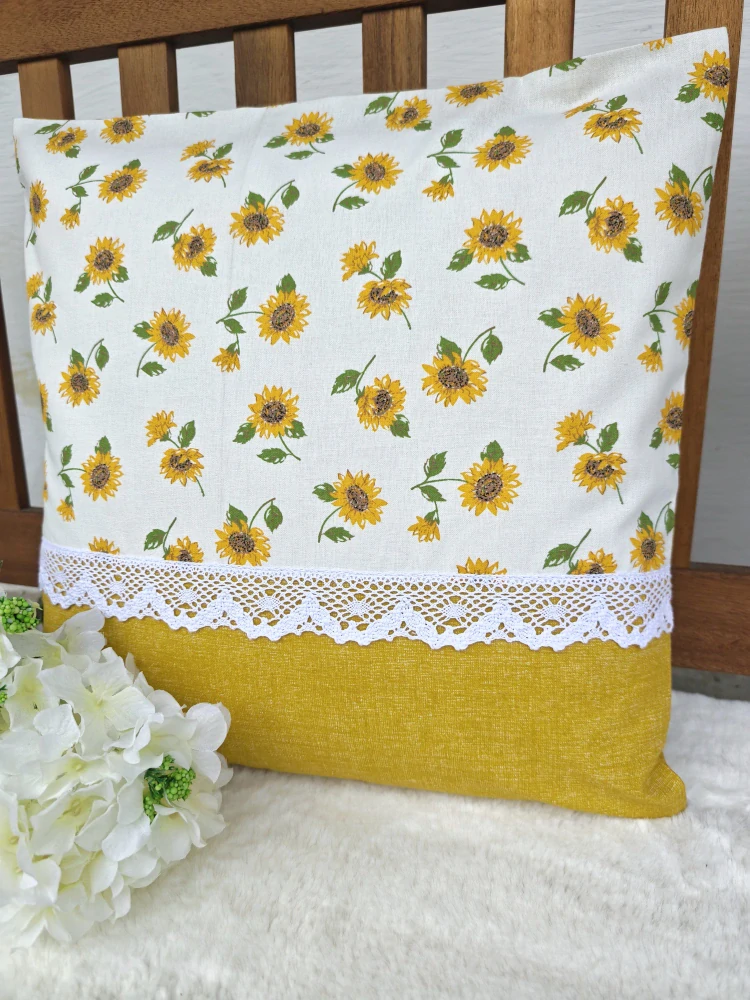 Povlak na polštář 40 x 40 cm – malé slunečnice se žlutou | Ruční výroba z bavlny
