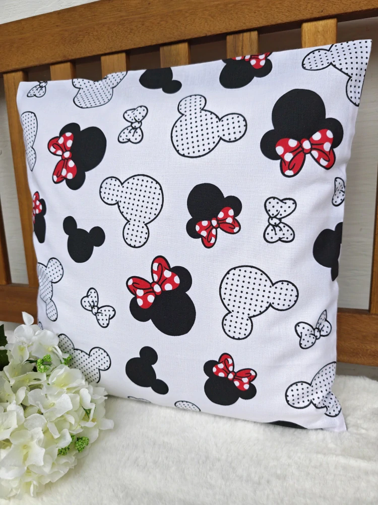 Povlak na polštář 40 x 40 cm – dětský polštář pro holčičky Minnie Mouse | Ruční výroba z bavlny