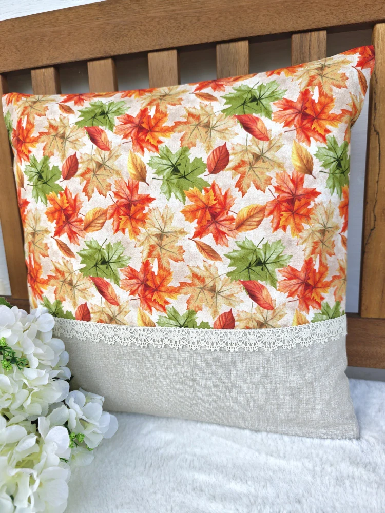 Povlak na polštář 40 x 40 cm – podzimní barevné listí s krajkou