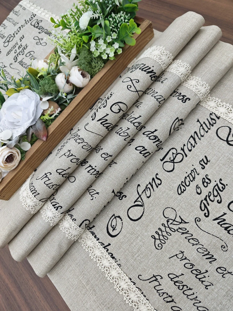 Běhoun - latinské nápisy na béžové v kombinaci s béžovou