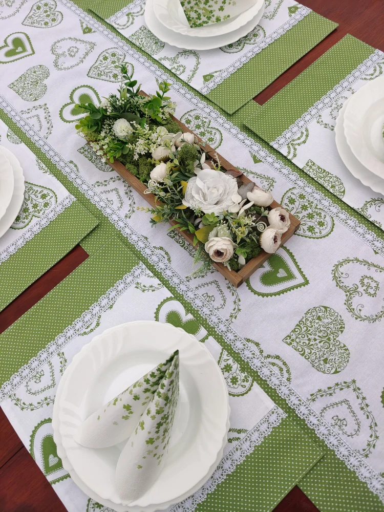 Jídelní sada - zelená srdce malovaná v kombinaci s puntíkem