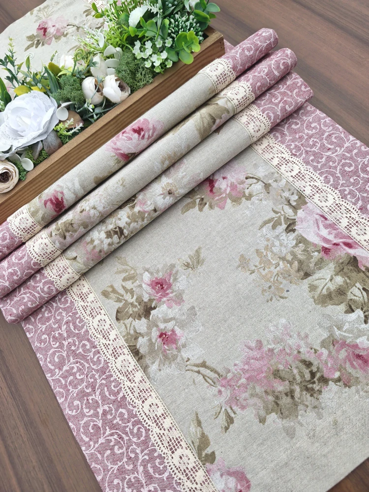 Běhoun - vintage zámecké růžičky na režné s růžovými ornamenty