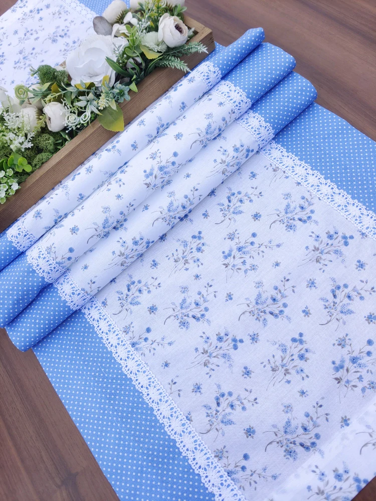Jídelní sada - pomněnky v kombinaci s bílým puntíkem na pomněnkově modré