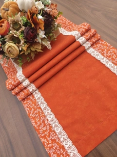 Běhoun - oranžový mramor lemovaný lístečky na oranžové