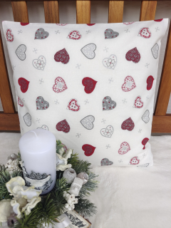 Povlak na polštář vánoční 40 x 40 cm – vánoční srdíčka a vločky