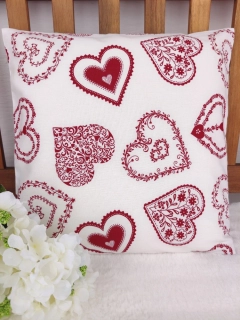 Povlak na polštář 40 x 40 cm – Malovaná srdce červená | Ruční výroba z bavlny