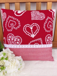 Povlak na polštář 40 x 40 cm – Malovaná srdce bílá s krajkou | Ruční výroba z bavlny
