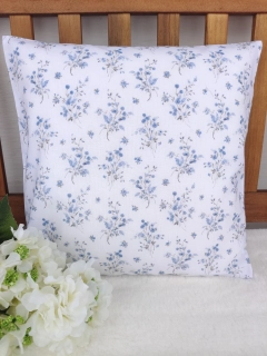 Povlak na polštář 40 x 40 cm – Pomněnky na bílé | Ruční výroba z bavlny