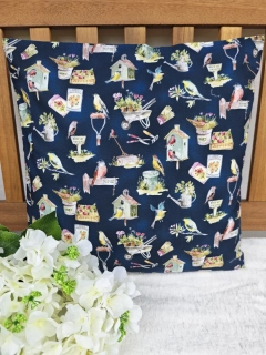 Povlak na polštář 40 x 40 cm – ptačí festival v zahradě | Ruční výroba z bavlny