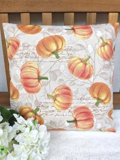 Povlak na polštář 40 x 40 cm – dýně a nápisy na béžové