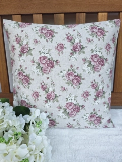 Povlak na polštář 40 x 40 cm – růžové růžičky na režné v kombinaci s růzovými ornamenty