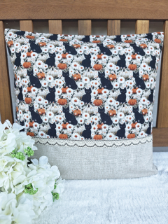 Povlak na polštář 40 x 40 cm – podzimní dýně a černé kočky s krajkou