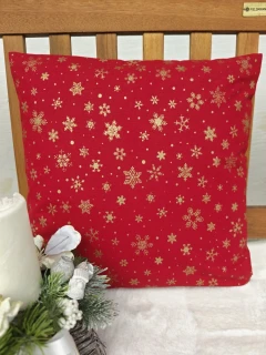 Vánoční povlak na polštář 40 x 40 cm – zlaté vločky na červené