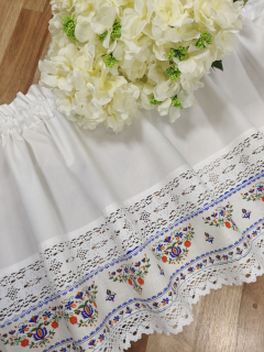 Krajková záclonka - bordura folklórní vzor - šířka 140 cm